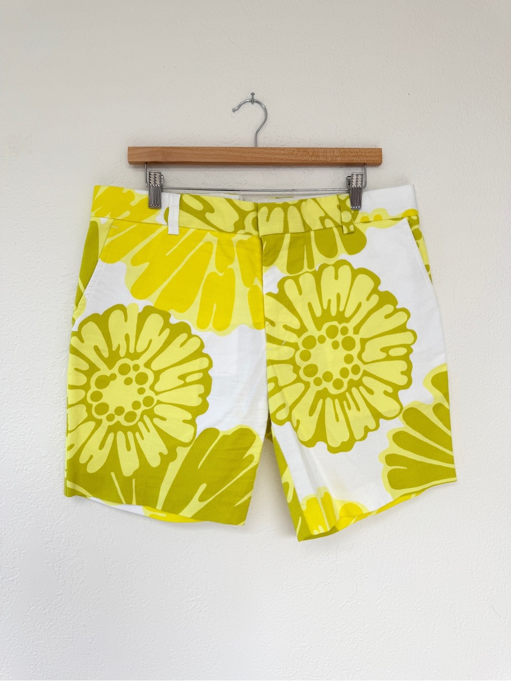 MR. TURK men's mid mod yellow floral flat front shorts / size 34